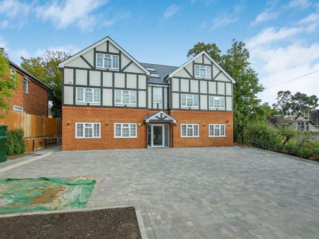 Apartment for rent in Ickenham, Greater London