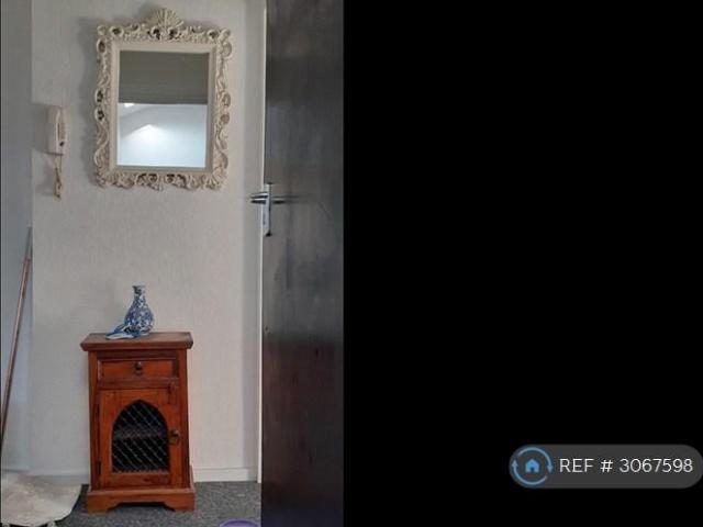 Apartment for rent in Harehills Corner, Leeds