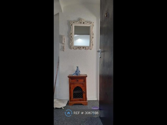 Apartment for rent in Harehills Corner, Leeds