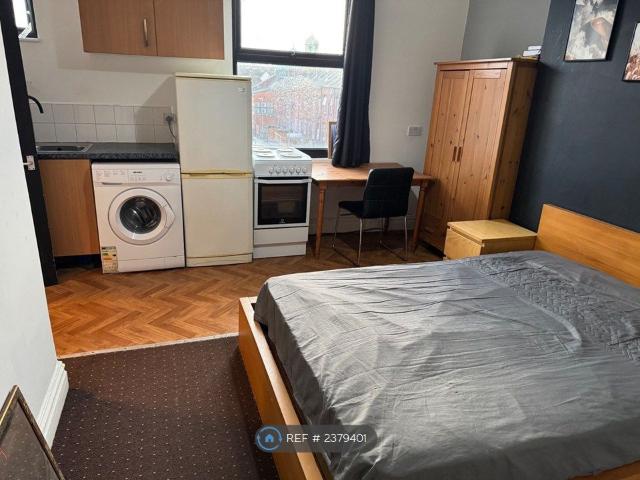 Studio for rent in Harehills Corner, Leeds