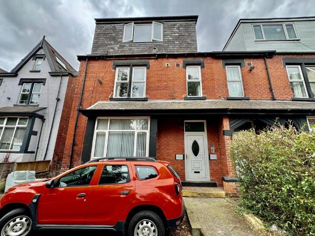 Apartment for rent in Harehills Corner, Leeds