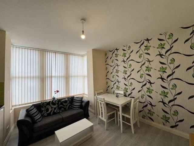 Apartment for rent in Harehills Corner, Leeds