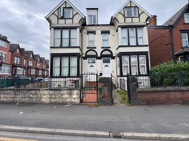Apartment for rent in Harehills Corner, Leeds