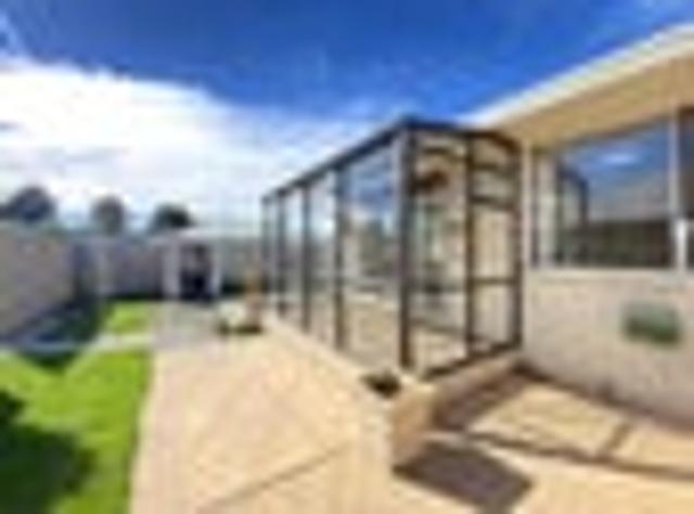 House for rent in Chaslands, Canterbury