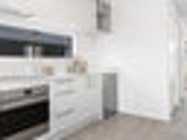 Townhouse for rent in Chaslands, Canterbury