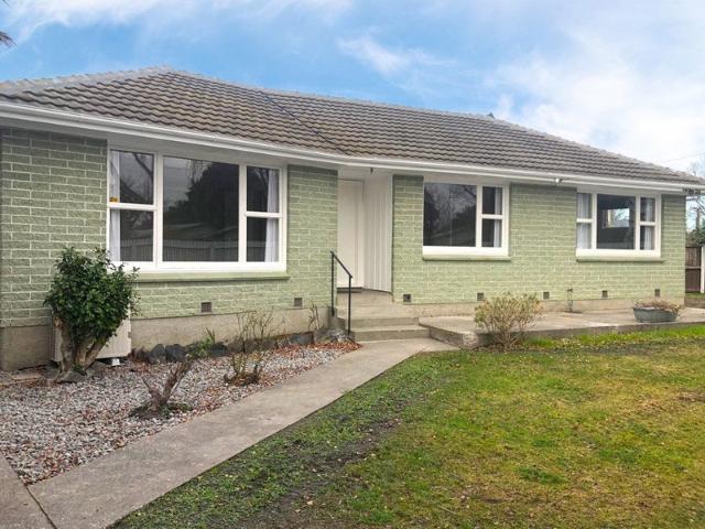 House for rent in Chaslands, Canterbury
