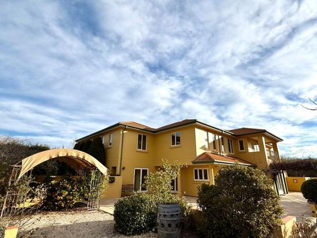 House for rent in Chaslands, Canterbury