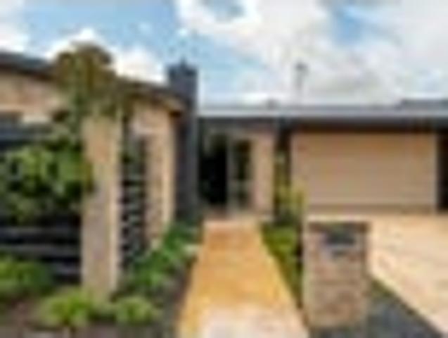 House for sale in Chaslands, Canterbury