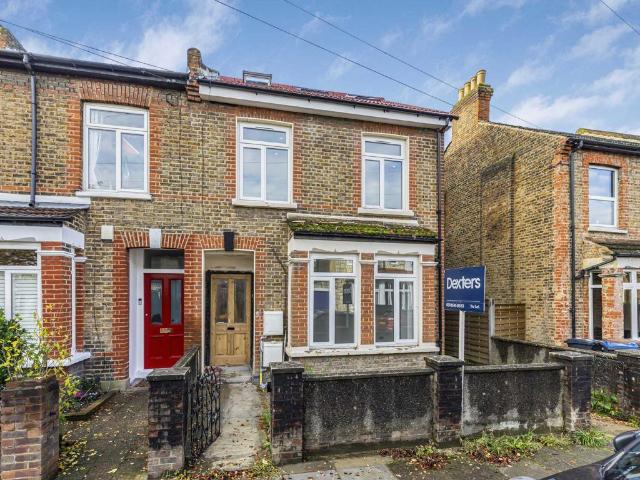Apartment for rent in London Borough of Merton, Collier's Wood