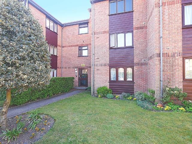 Studio for rent in London Borough of Ealing, Greater London