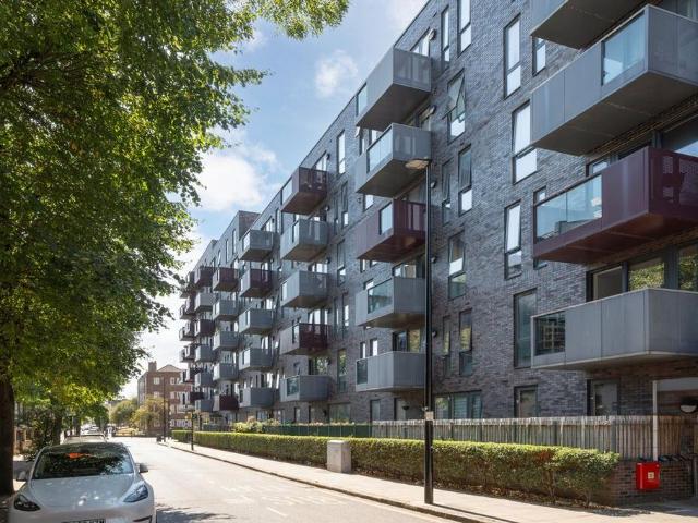 Apartment for rent in Mile End, Greater London