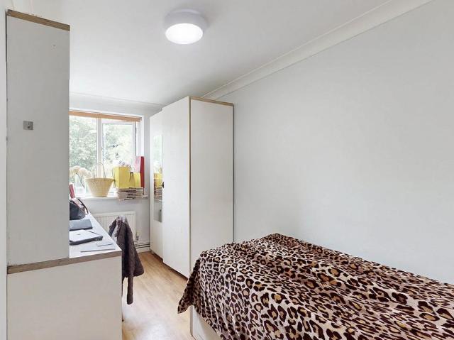 Apartment for rent in Mile End, Greater London