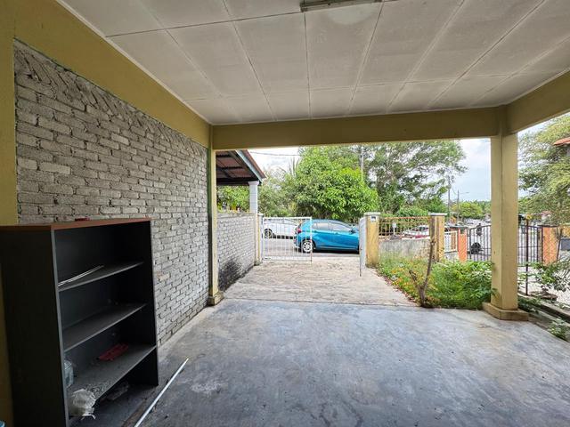 Terraced House for sale in Malaka