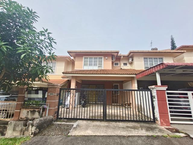 Terraced House for sale in Malaka