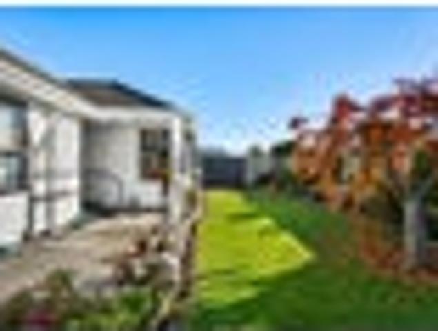 House for sale in Chaslands, Canterbury