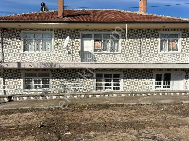 Mucur içerisinde satılık Villa
