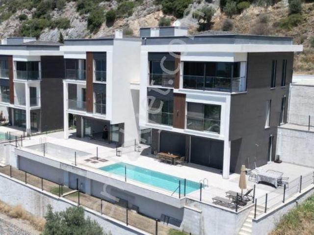 Kuşadasi, Aydin içerisinde satılık Villa
