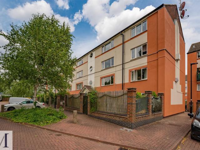 Apartment for rent in London Borough of Hounslow, Greater London