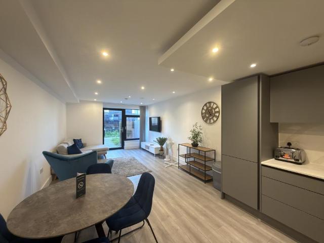 Apartment for rent in London Borough of Hounslow, Greater London