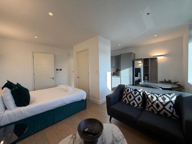 Studio for rent in London Borough of Hounslow, Spring Grove