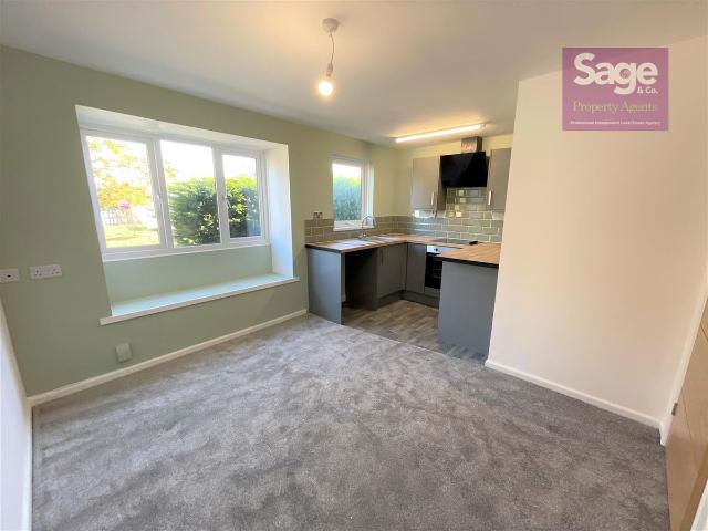 Studio for rent in Penylan, Falcon Lodge