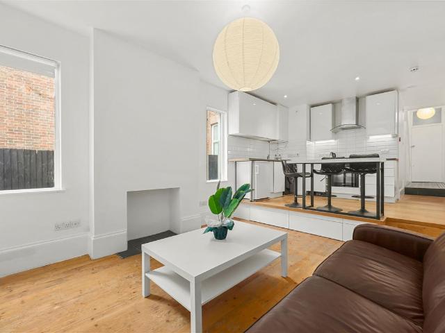 Apartment for rent in Harlesden, Greater London