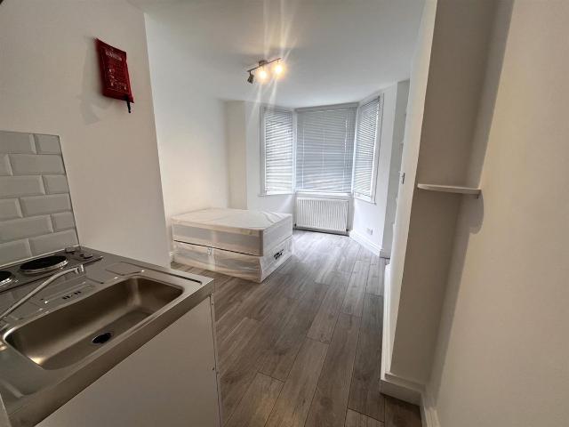Studio for rent in London Borough of Brent, Greater London