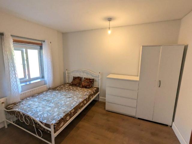 House for rent in Harlesden, Greater London