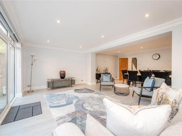 House for rent in Belsize Park, Greater London