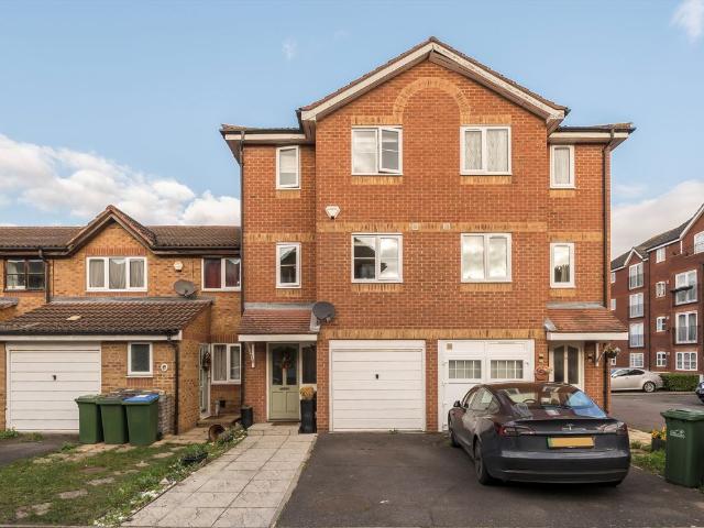 House for rent in Charlton Riverside, Greater London