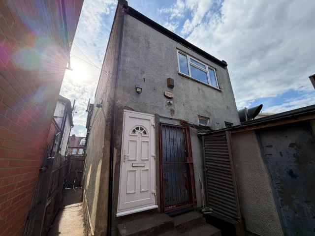 Apartment for rent in London Borough of Hounslow, Feltham