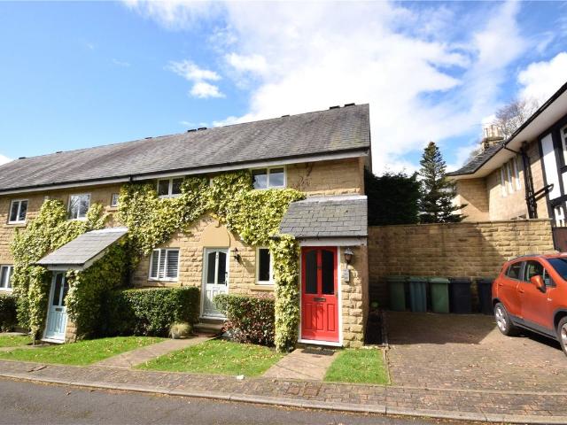 Apartment for rent in Oakwood, West Yorkshire