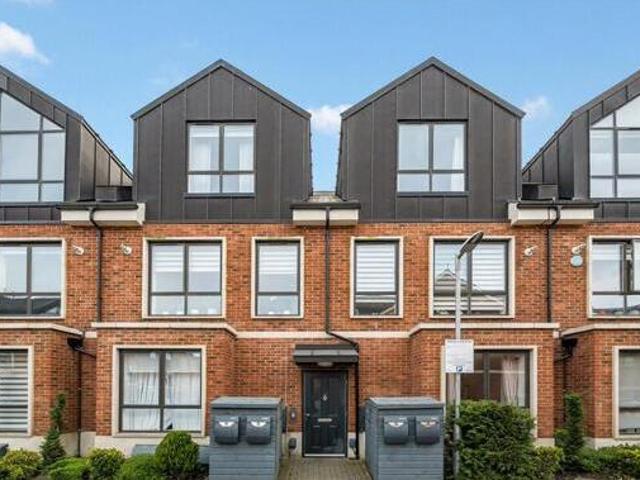 House for sale in Cat Hill, Greater London