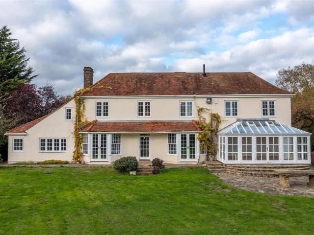 House for rent in Threshers Bush, Epping