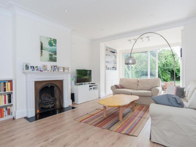 House for rent in Golders Green, Greater London