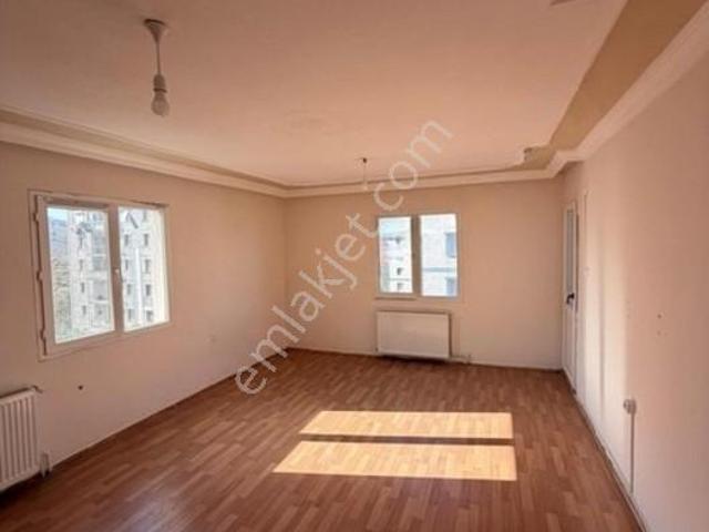 Cumhuriyet Mahallesi, Çiğli içerisinde kiralık mülk