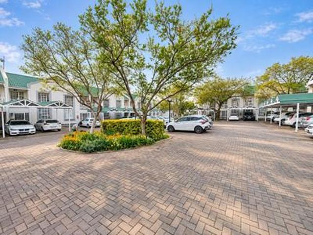 Townhouse for sale in Waterkloof, Gauteng