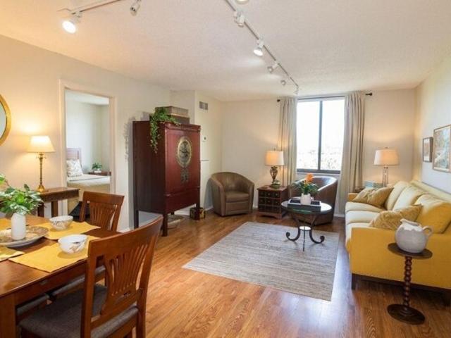 Condo for sale in Harmon Cove, Secaucus