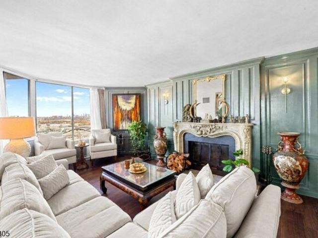 Condo for sale in Hudson, New Jersey