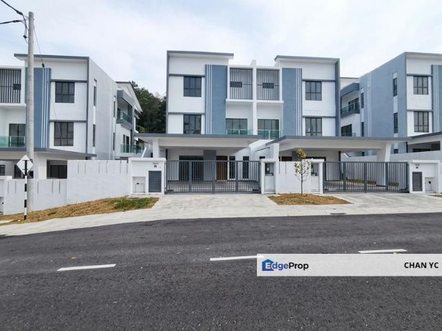 House for sale in Taman Baiduri, Sepang