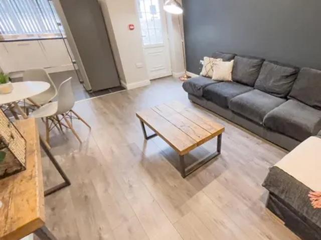 House for rent in Elm Park, Calderstones