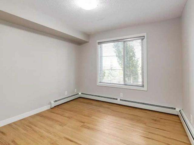Apartment for rent in Hollick-Kenyon, Edmonton