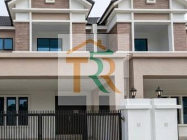 Terraced House for sale in Long Miri
