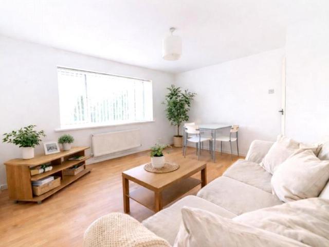 Apartment for rent in Maitland Park, Greater London