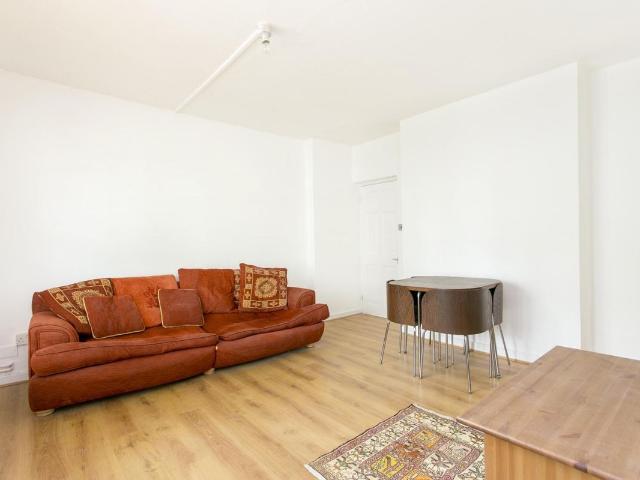 Apartment for rent in Chalk Farm, Greater London