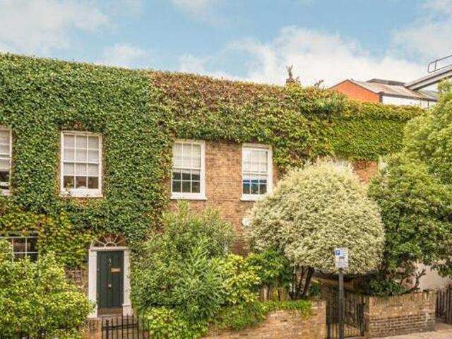 House for sale in Lyons, Greater London