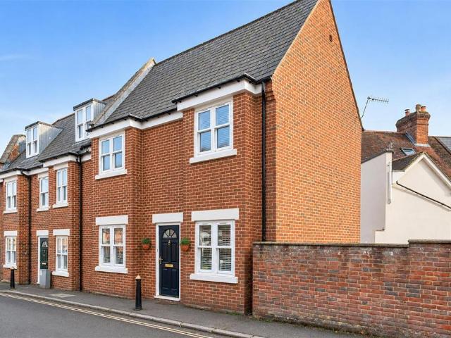 House for rent in The Close, Salisbury