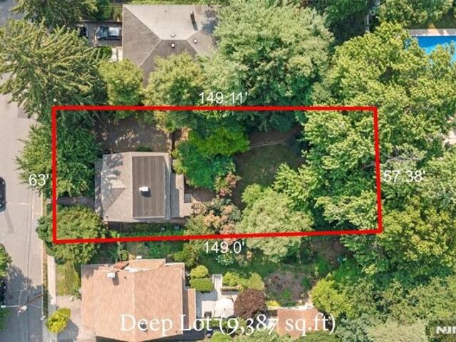 House for sale in Leonia, New Jersey