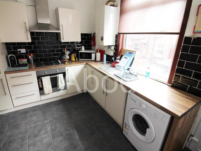 House for rent in Hyde Park, West Yorkshire
