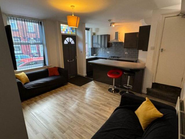 House for rent in Hyde Park, West Yorkshire